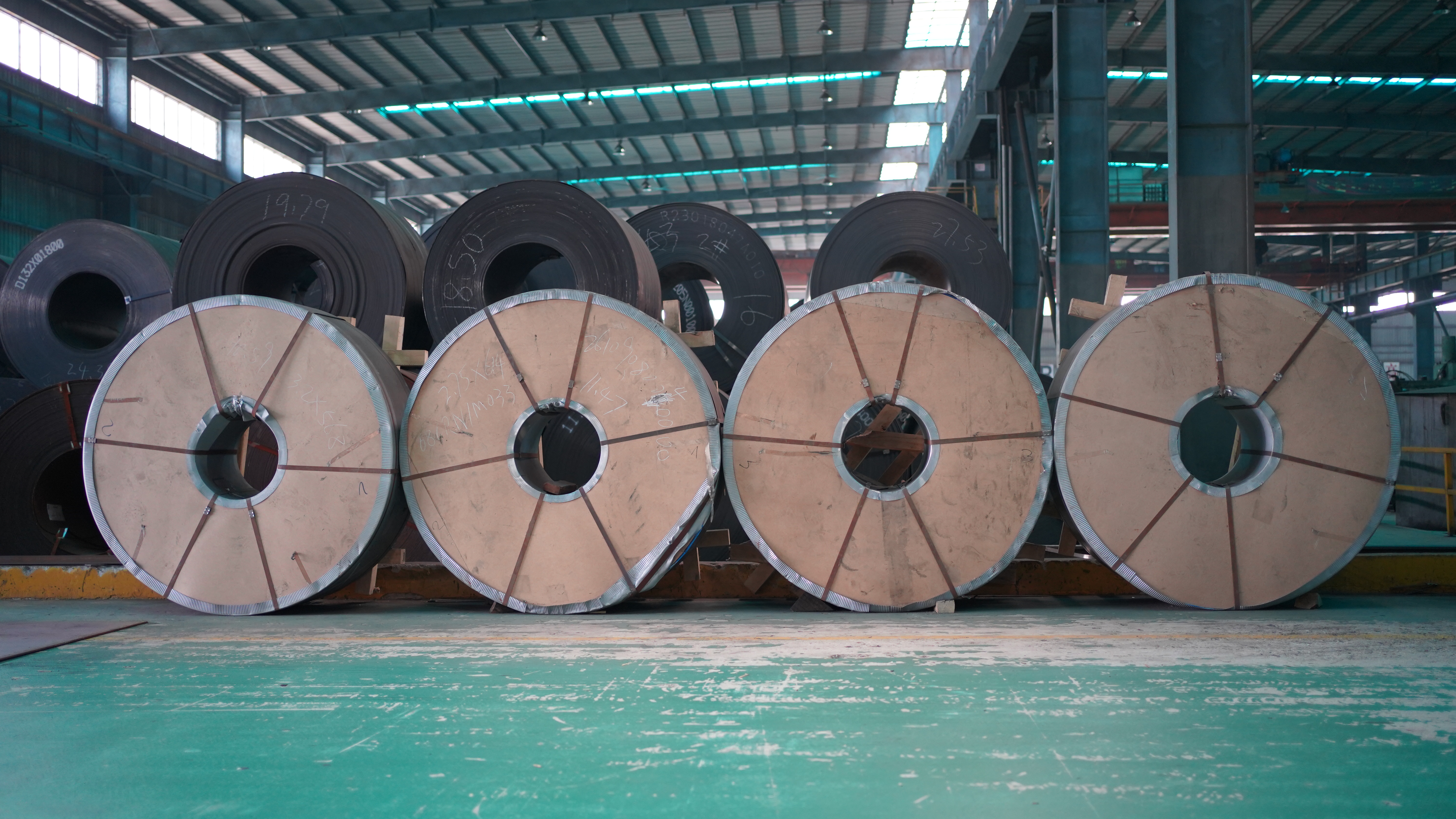 Hot-Rolled vs. Cold-Rolled Steel: Process & Selection Guide | ALLOWORD